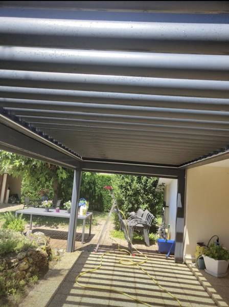Service de nettoyage pour une pergola bioclimatique en aluminium près d'Arbanats en Gironde