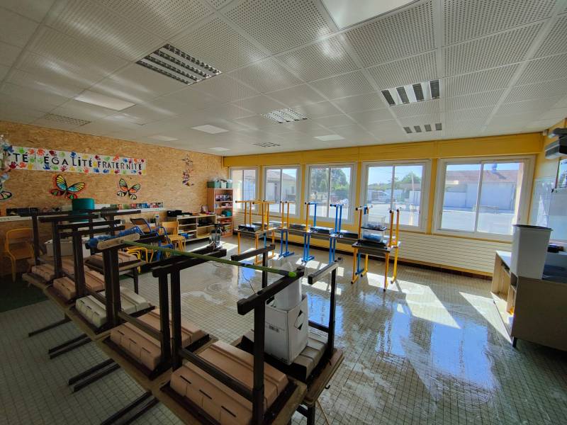 Grand ménage de Toussaint : nettoyage et entretien des salles de classe de l'école d'Arbanats avec ANDY NETT 33 !