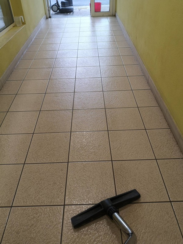 Nettoyage du sol antidérapant à Bègles