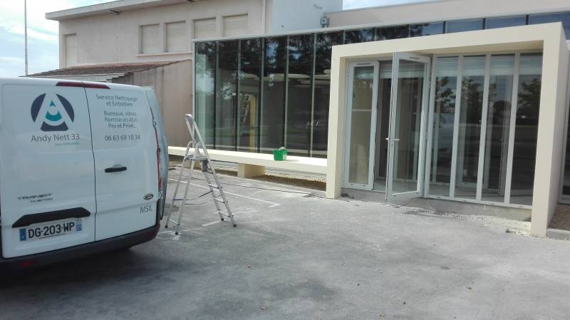 Nettoyage de vitres difficiles d’accès Bordeaux