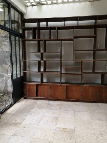 Professionnel du nettoyage pour désinfecter des locaux professionnels contre le covid Bègles et ses alentours