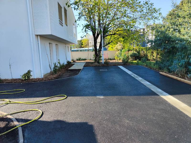 Nettoyage des trottoirs et des terrasses de chantier par une entreprise spécialisée sur Bègles prés de Villenave d'Ornon