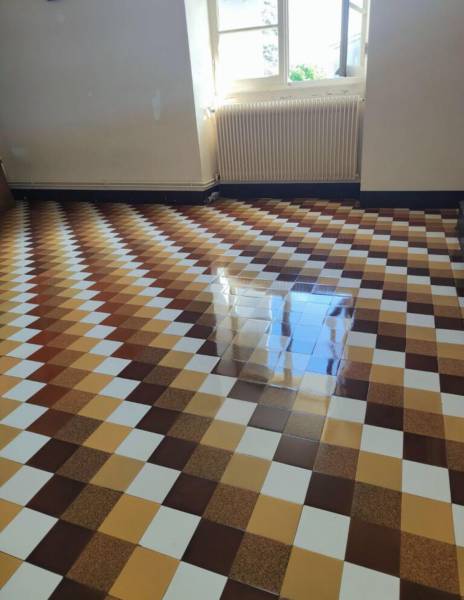 Société de nettoyage pour nettoyer les sols d'une maison pas cher cet été en Gironde 33